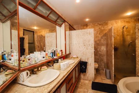 Apartamento à venda com 400m², 4 quartos e 4 vagasBanheiro da Suite Master