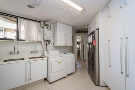 Apartamento à venda com 400m², 4 quartos e 4 vagasLavanderia