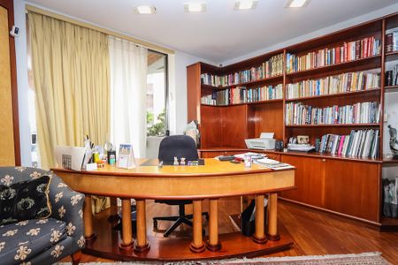 Apartamento à venda com 400m², 4 quartos e 4 vagasEscritório