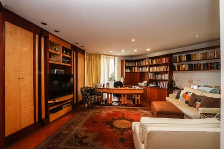 Apartamento à venda com 400m², 4 quartos e 4 vagasEscritório