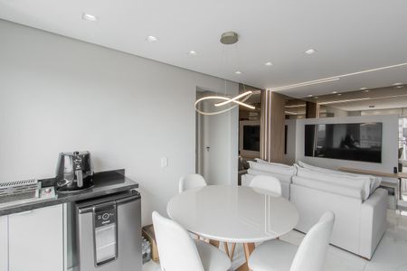 Apartamento à venda com 45m², 2 quartos e 1 vaga Apartamento à venda com 45m², 2 quartos e 1 vagaSala