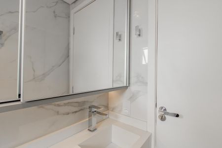 Apartamento à venda com 45m², 2 quartos e 1 vaga Apartamento à venda com 45m², 2 quartos e 1 vagaBanheiro