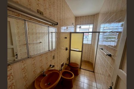 Casa à venda com 380m², 5 quartos e 4 vagasBanheiro