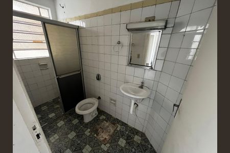Casa à venda com 380m², 5 quartos e 4 vagasEdícula - Banheiro 