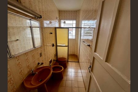 Casa à venda com 380m², 5 quartos e 4 vagasBanheiro