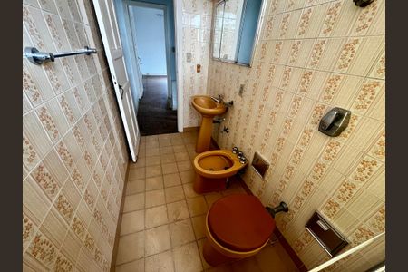 Casa à venda com 380m², 5 quartos e 4 vagasBanheiro