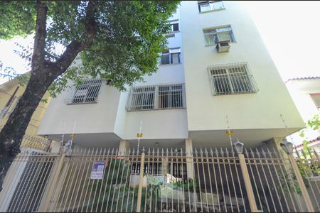 Apartamento à venda com 70m², 2 quartos e 1 vagaFachada