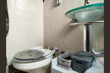 Casa à venda com 135m², 3 quartos e 3 vagas Casa à venda com 135m², 3 quartos e 3 vagasBanheiro Social