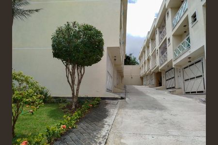 Casa à venda com 135m², 3 quartos e 3 vagas Casa à venda com 135m², 3 quartos e 3 vagasÁrea comum