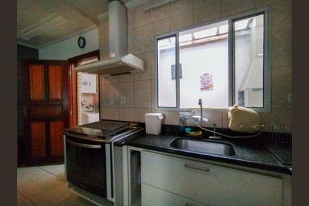 Casa à venda com 135m², 3 quartos e 3 vagas Casa à venda com 135m², 3 quartos e 3 vagasCozinha