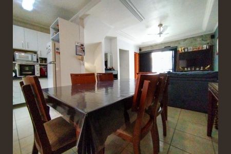 Casa à venda com 135m², 3 quartos e 3 vagas Casa à venda com 135m², 3 quartos e 3 vagasSala