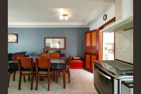 Casa à venda com 135m², 3 quartos e 3 vagas Casa à venda com 135m², 3 quartos e 3 vagasCozinha