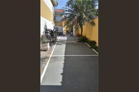 Casa à venda com 74m², 2 quartos e 2 vagas