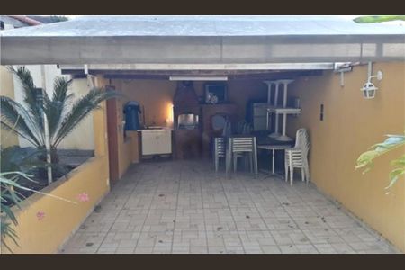 Casa à venda com 74m², 2 quartos e 2 vagas