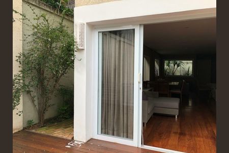 Casa à venda com 210m², 4 quartos e 2 vagas