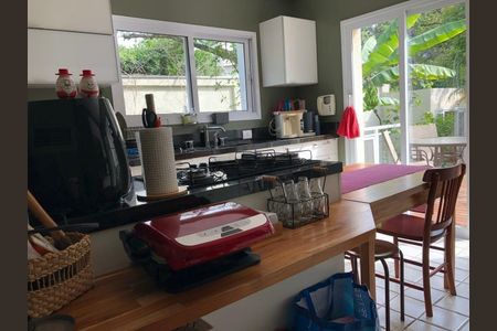 Casa à venda com 210m², 4 quartos e 2 vagas