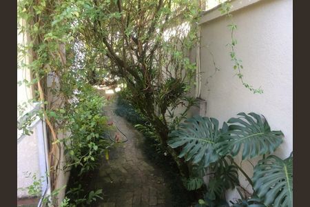 Casa à venda com 210m², 4 quartos e 2 vagas