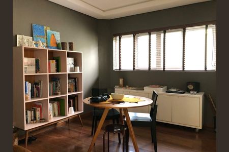 Casa à venda com 210m², 4 quartos e 2 vagas