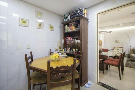 Casa de condomínio à venda com 106m², 3 quartos e 2 vagas