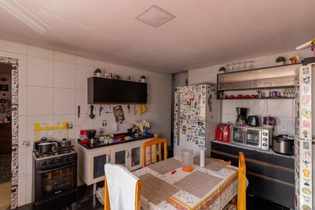 Casa à venda com 200m², 3 quartos e 2 vagas Casa à venda com 200m², 3 quartos e 2 vagasCozinha