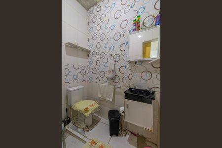 Casa à venda com 200m², 3 quartos e 2 vagas Casa à venda com 200m², 3 quartos e 2 vagasBanheiro