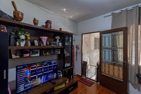 Casa à venda com 200m², 3 quartos e 2 vagas Casa à venda com 200m², 3 quartos e 2 vagasSala