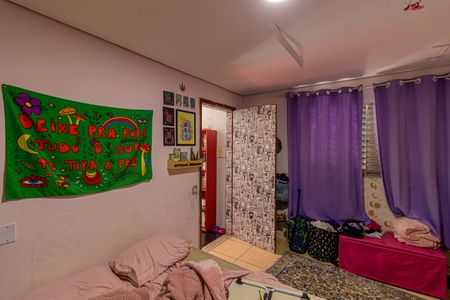 Casa à venda com 200m², 3 quartos e 2 vagas Casa à venda com 200m², 3 quartos e 2 vagasQuarto 3