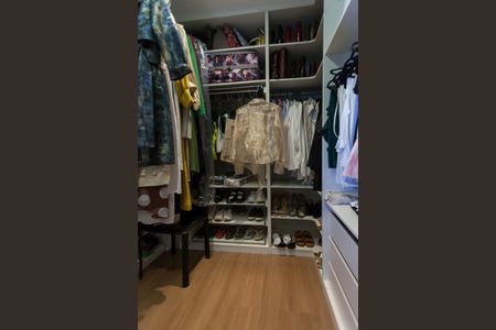 Apartamento à venda com 126m², 3 quartos e 3 vagas Apartamento à venda com 126m², 3 quartos e 3 vagasCloset da suíte