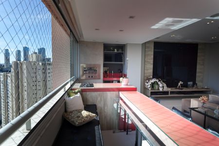 Apartamento à venda com 126m², 3 quartos e 3 vagas Apartamento à venda com 126m², 3 quartos e 3 vagasVaranda gourmet