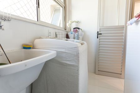 Apartamento à venda com 126m², 3 quartos e 3 vagas Apartamento à venda com 126m², 3 quartos e 3 vagasÁrea de Serviço