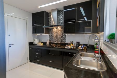 Apartamento à venda com 126m², 3 quartos e 3 vagas Apartamento à venda com 126m², 3 quartos e 3 vagasCozinha