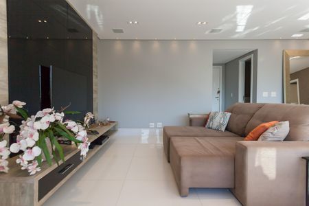 Apartamento à venda com 126m², 3 quartos e 3 vagas Apartamento à venda com 126m², 3 quartos e 3 vagasSala de TV