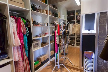 Apartamento à venda com 126m², 3 quartos e 3 vagas Apartamento à venda com 126m², 3 quartos e 3 vagasCloset da suíte