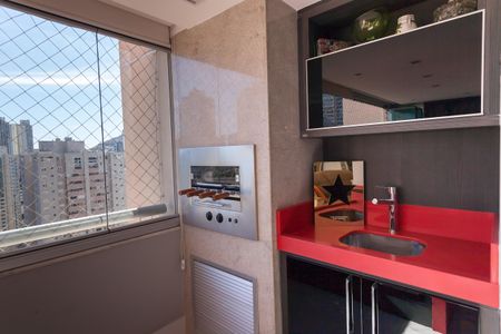 Apartamento à venda com 126m², 3 quartos e 3 vagas Apartamento à venda com 126m², 3 quartos e 3 vagasVaranda gourmet