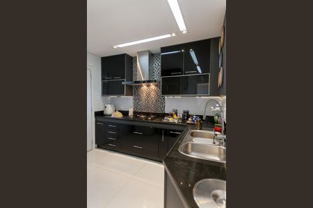 Apartamento à venda com 126m², 3 quartos e 3 vagas Apartamento à venda com 126m², 3 quartos e 3 vagasCozinha