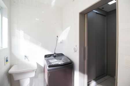 Apartamento à venda com 105m², 3 quartos e 1 vagaÁrea de Serviço