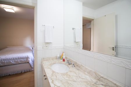 Apartamento à venda com 105m², 3 quartos e 1 vagaBanheiro da Suíte