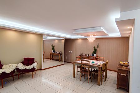 Apartamento para alugar com 126m², 4 quartos e 2 vagas Apartamento para alugar com 126m², 4 quartos e 2 vagasSala