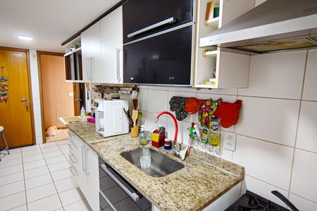 Apartamento para alugar com 126m², 4 quartos e 2 vagas Apartamento para alugar com 126m², 4 quartos e 2 vagasCozinha