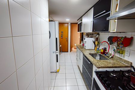 Apartamento para alugar com 126m², 4 quartos e 2 vagas Apartamento para alugar com 126m², 4 quartos e 2 vagasCozinha