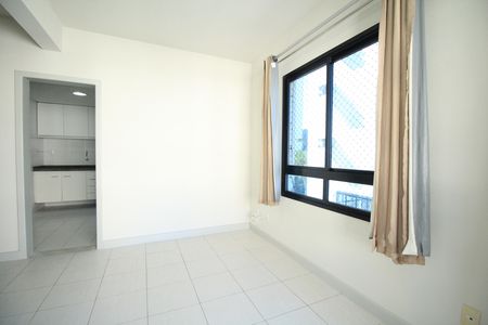 Apartamento para alugar com 80m², 2 quartos e 2 vagasSala
