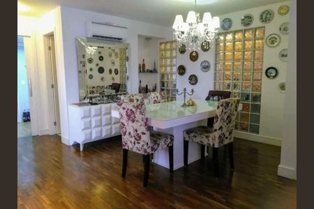 Apartamento à venda com 140m², 3 quartos e 2 vagasFoto 01