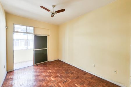 Apartamento para alugar com 75m², 2 quartos e sem vagaQuarto