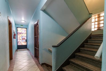 Apartamento à venda com 57m², 1 quarto e sem vagaEscada