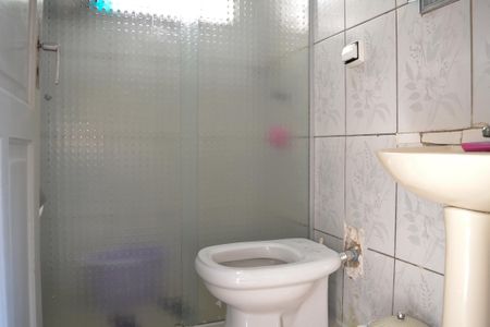 Casa à venda com 240m², 2 quartos e 2 vagasBanheiro