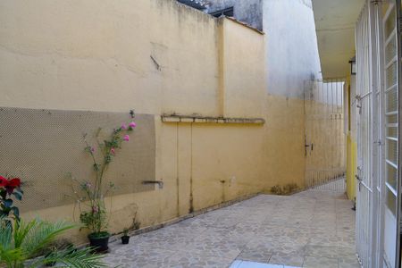 Casa à venda com 240m², 2 quartos e 2 vagasArea externa