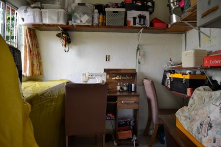 Casa à venda com 240m², 2 quartos e 2 vagasQuarto de serviço