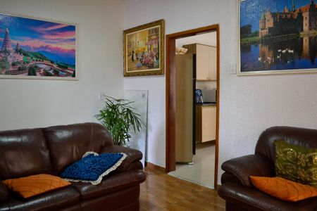 Casa à venda com 240m², 2 quartos e 2 vagasSala