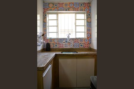 Casa à venda com 240m², 2 quartos e 2 vagasCozinha