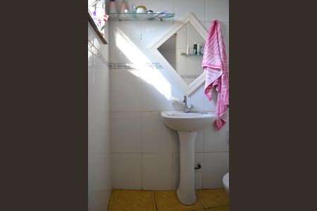 Casa à venda com 240m², 2 quartos e 2 vagasBanheiro